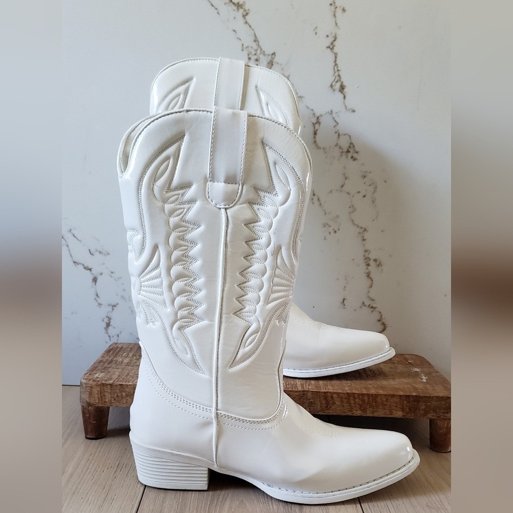 IUV Cowboy Boots Womens 8 White Western Embroidered Pointed Toe Cowgirl